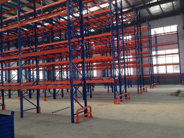 南京货架厂家提供 仓储重型货架.jpg